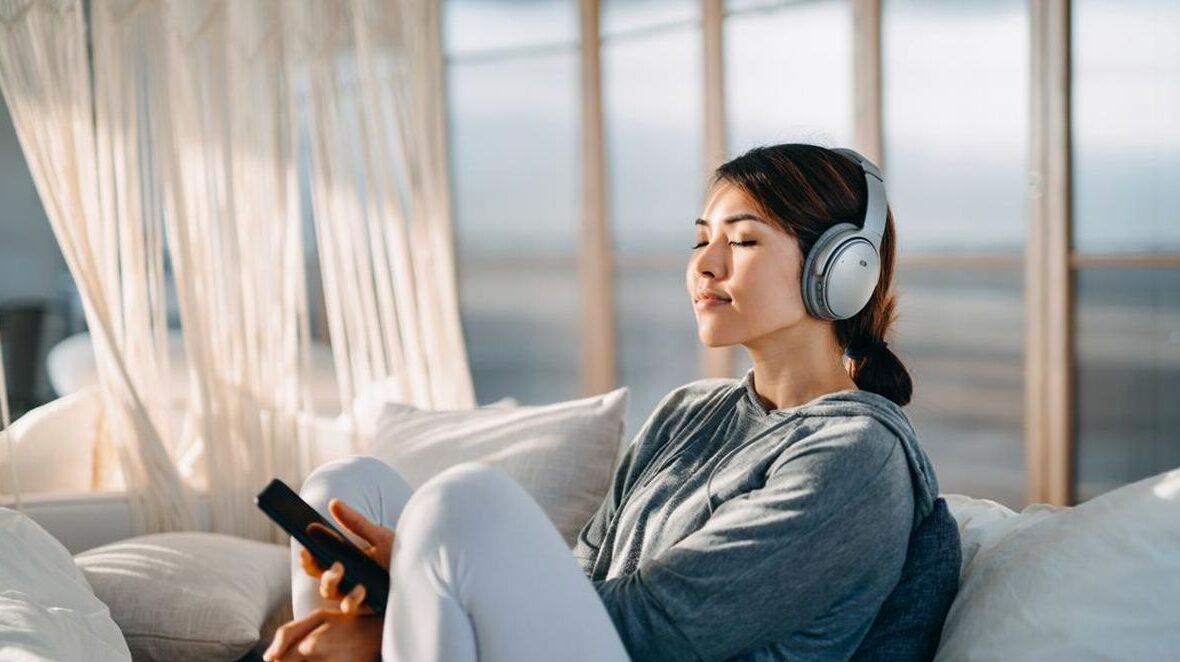 Awali Harimu dengan Nada: 5 Manfaat Ajaib Mendengarkan Musik di Pagi Hari
