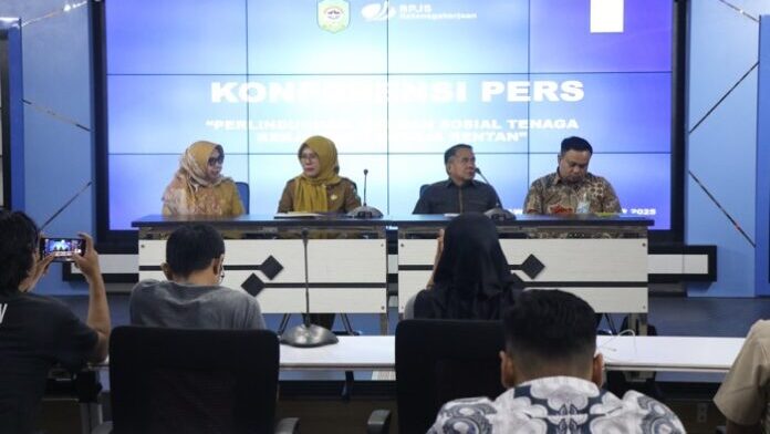 Pemkot Singkawang Luncurkan Program Jaminan Perlindungan Sosial bagi Pekerja Rentan