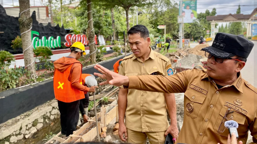 Cegah Genangan Air dan Percantik Wajah Kota, Sujiwo Tinjau Penataan Kawasan Taman Serdam