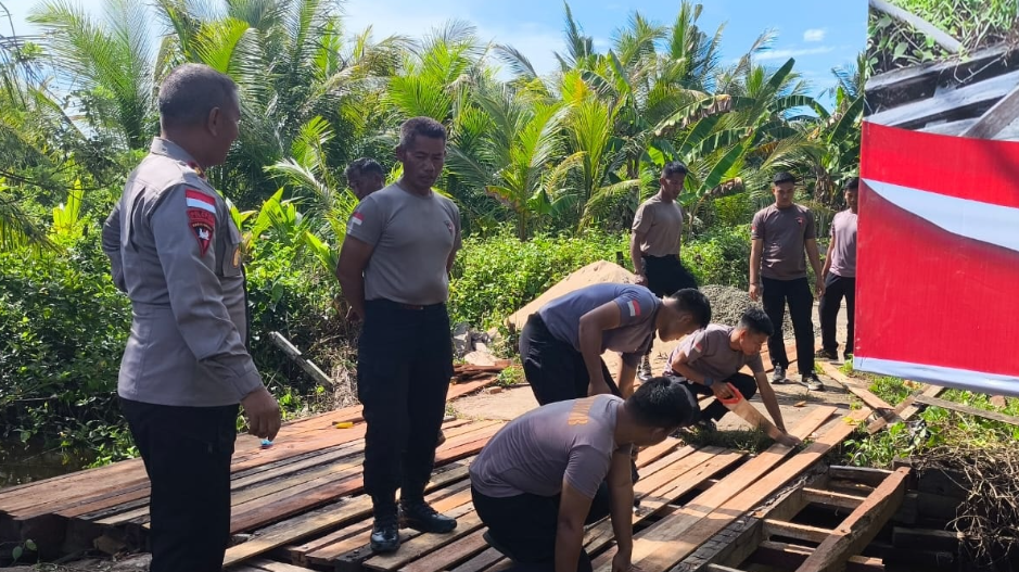 Setahun Rusak dan Sempat Viral, Jembatan Penghubung Sekolah di Desa Sukabaru Akhirnya Dibangun