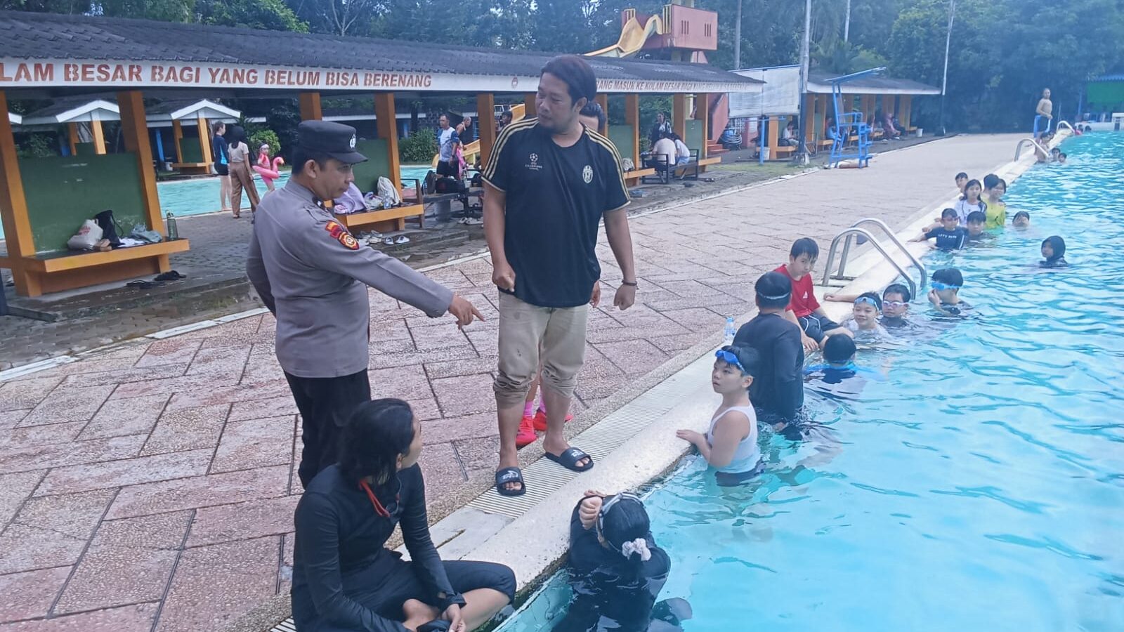 Maut di Kolam Renang JC Oevang Oeray! Remaja Tewas Tenggelam di Tengah Keramaian Pontianak