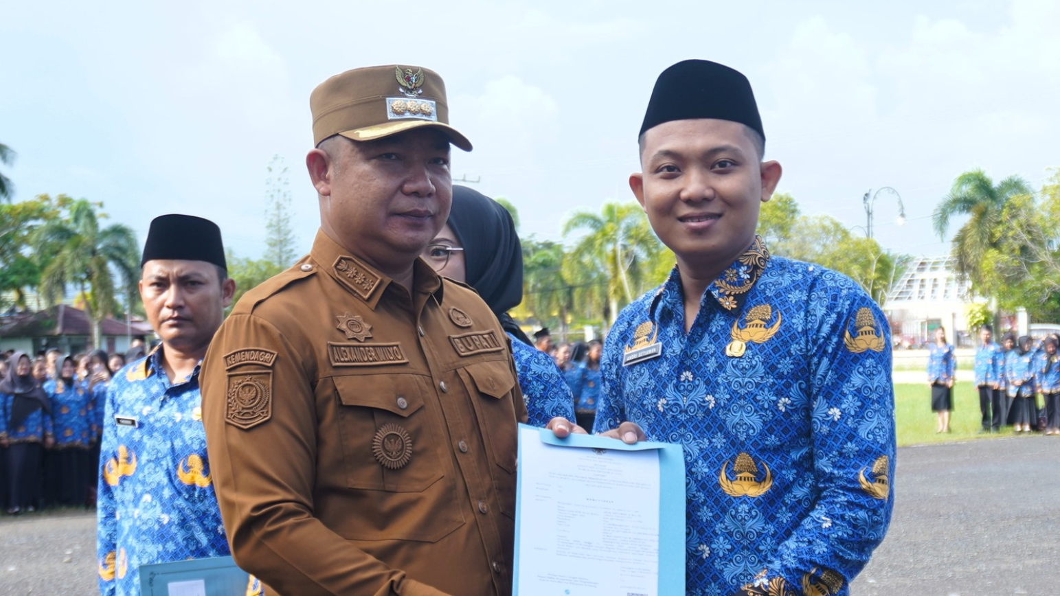 Saksikan Penyerahan SK PPPK Paruh Waktu, Sekwan Ketapang Ingatkan Loyalitas dan Tanggung Jawab Abdi Negara