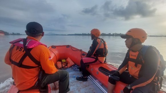 Dua Hari Pencarian, Tim SAR Temukan Jasad Pria Tenggelam di Sungai Kapuas Sanggau