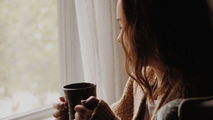 Perbedaan Introvert dan Ekstrovert Menurut Psikologi