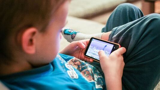 Cara Mengatasi Anak Kecanduan Gadget