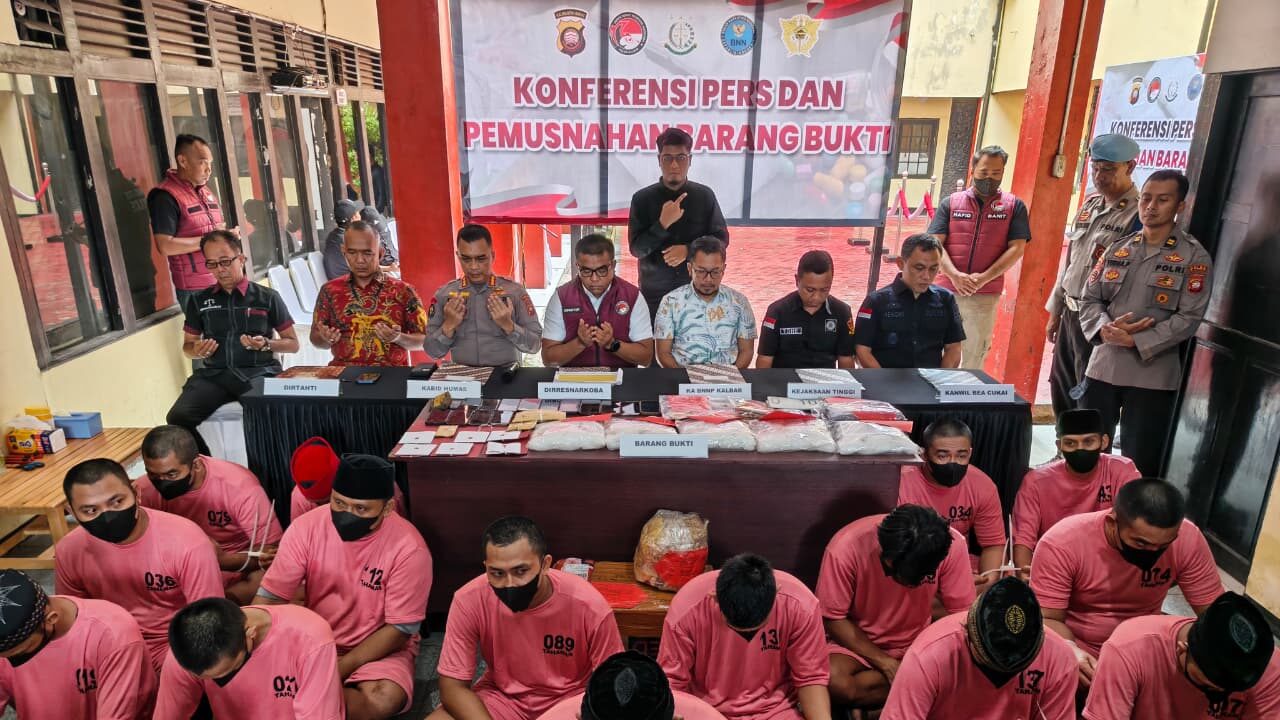 Ungkap 24 Kasus Narkotika, Polda Kalbar Sita 7,9 Kg Sabu dan Tangkap 30 Tersangka