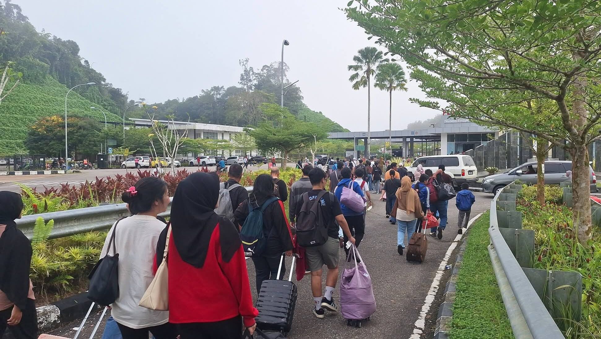 Jelang Tahun Baru 2026, Arus Wisatawan di PLBN Entikong Meningkat Signifikan