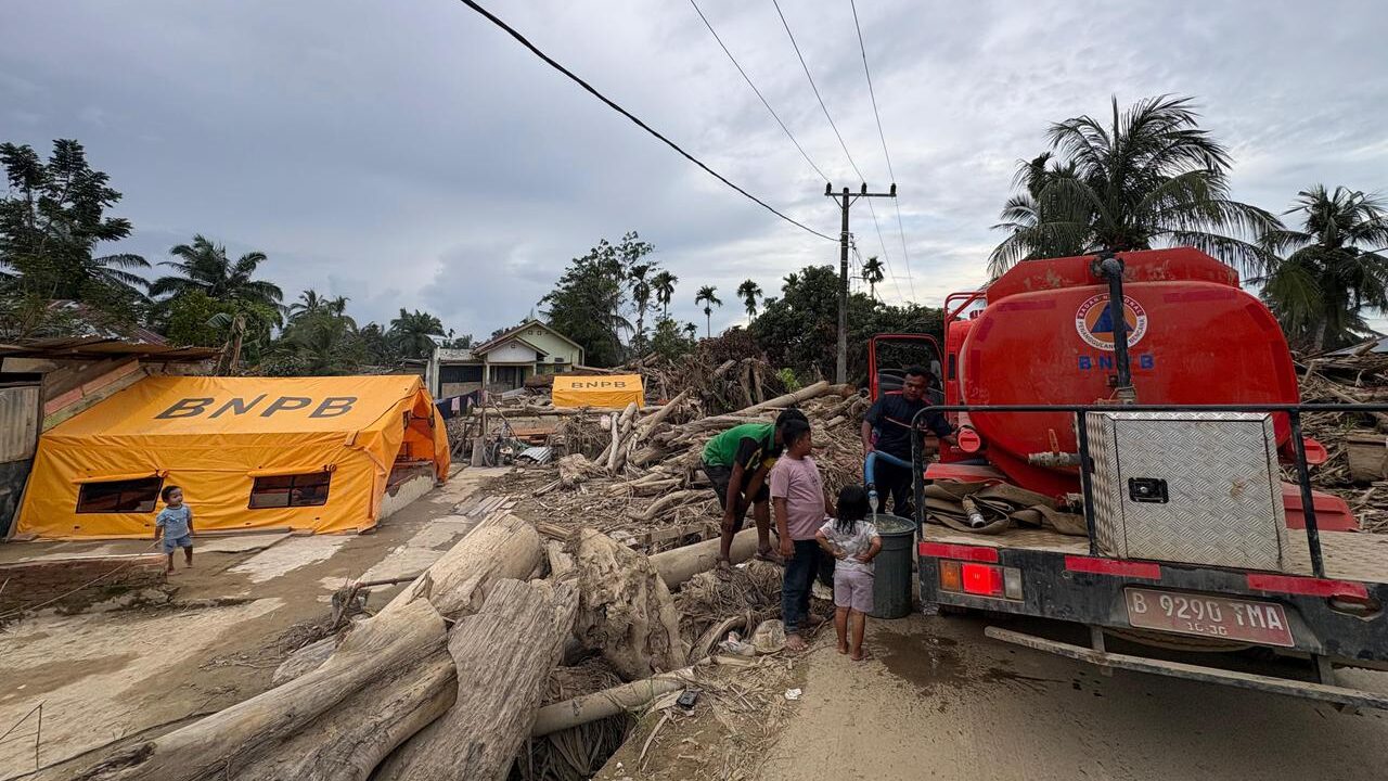 Tim Gabungan Pastikan Distribusi Air Bersih Jangkau Warga Terdampak Bencana di Aceh Tamiang