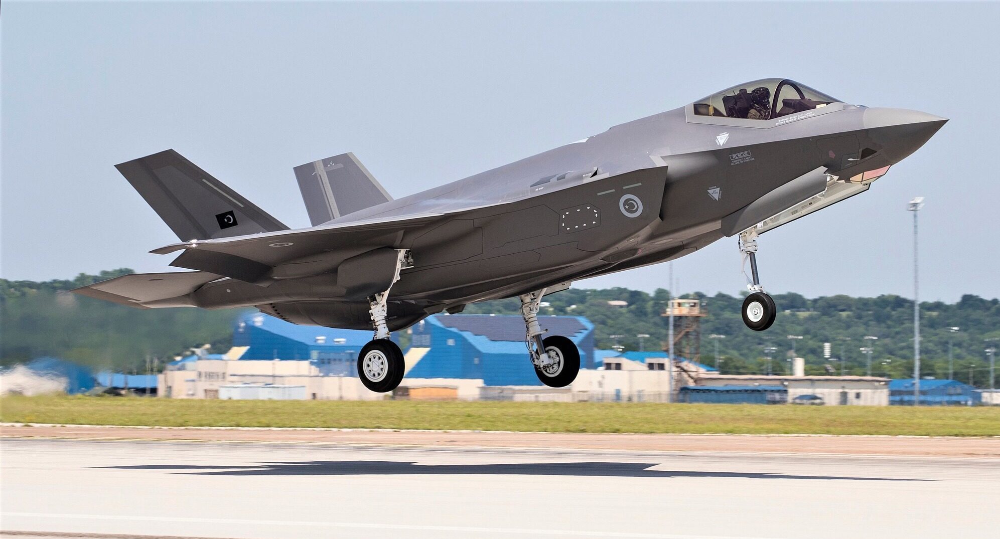 Abaikan Protes Israel, Trump Serius Pertimbangkan Jual Jet Tempur F-35 ke Turki