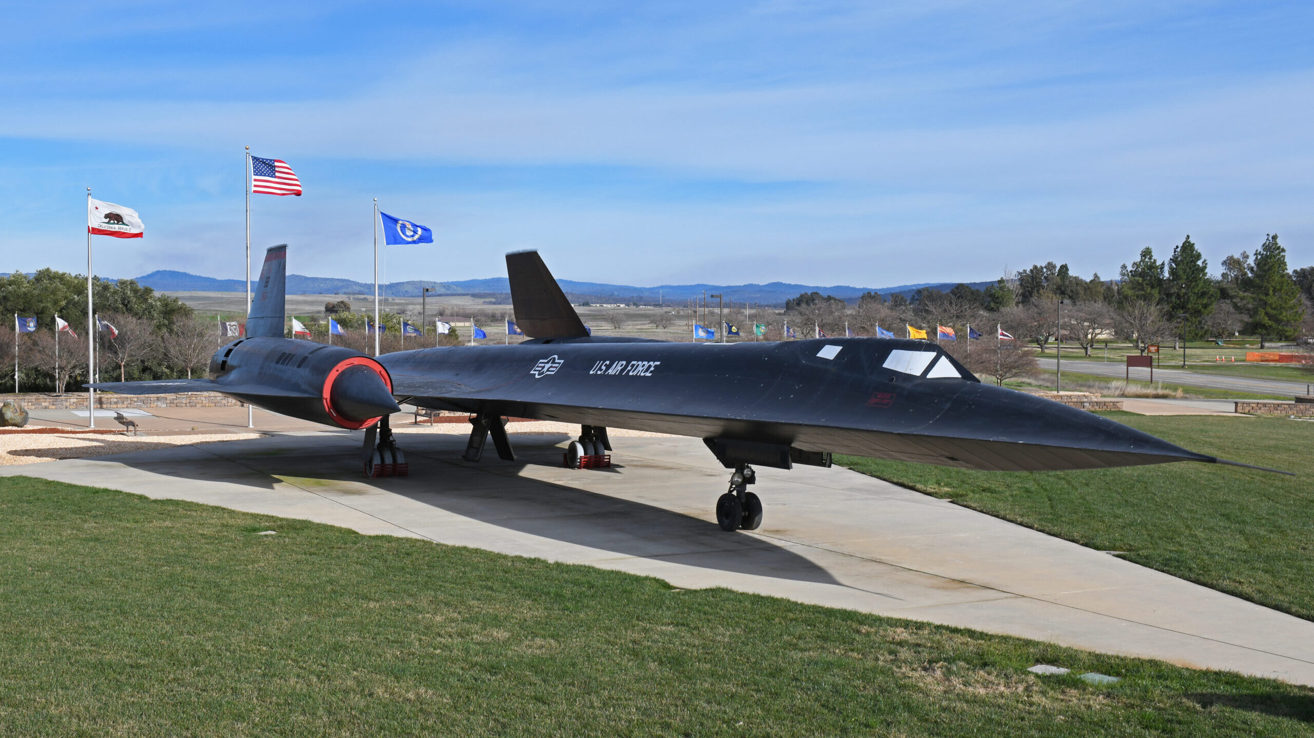 Mengenal Lockheed SR-71 Blackbird, Pesawat Intai Tercepat USAF yang Tak Tertandingi