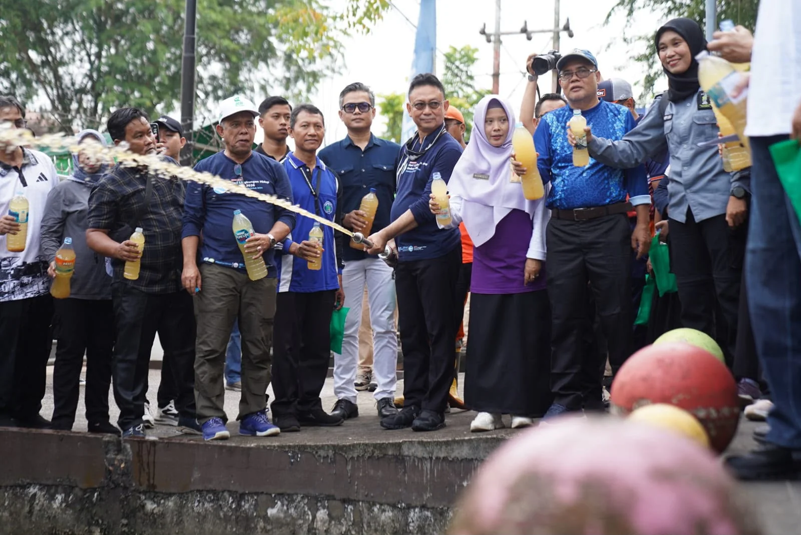 Dinas Lingkungan Hidup Sebut Kualitas Air Parit Pontianak Membaik Berkat Eco Enzyme