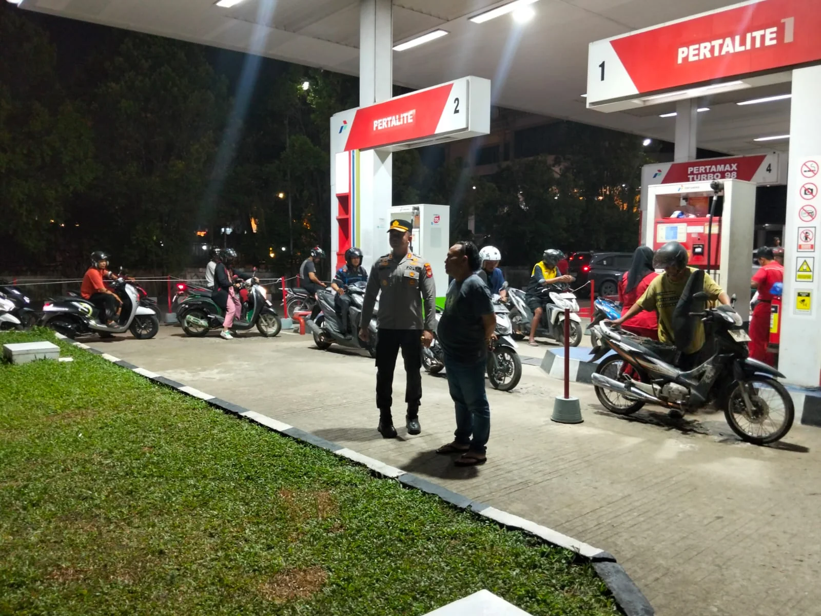 Respon Antrean Mengular di SPBU, Polres Kubu Raya Minta Warga Tak Panic Buying Stok BBM