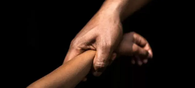 AB Buronan Kasus Rudapaksa Anak Tiri Ditangkap di Mandor