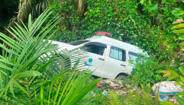Sopir Ambulans Tewas Usai Kendaraan Masuk Parit di Meliau