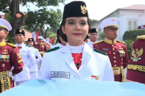 BANGGA!!! Siswi SMKN 5 Pontianak Bawa Baki di Istana Merdeka