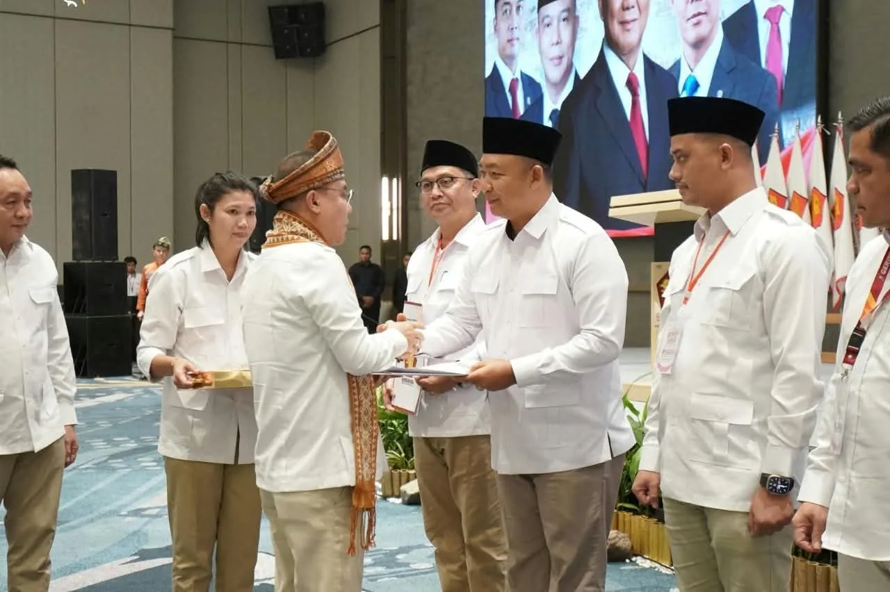 Bupati Ketapang Alexander Wilyo resmi Nahkodai Gerindra Ketapang