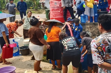 Tiga Dusun di Sekadau Hilir Diterjang Kemarau Pasokan Air Bersih Warga Menipis