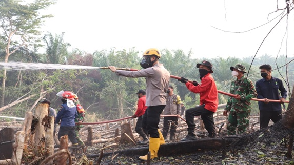 Sisa Bara Karhutla di Nanga Taman Sekadau Berhasil Dipadamkan