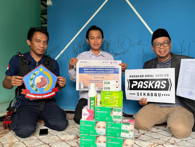 Pesantren Madinatul Huda Sekadau Terima Logistik Medis Dampak Asap