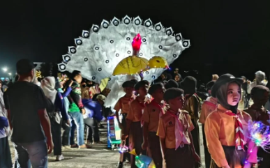 Ratusan Lampion Hiasi Malam HUT Pramuka di Sungai Pinyuh