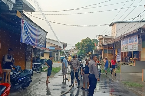 Waspada Kebakaran Pasar, Petugas Perketat Pengawasan Pasar Sekadau