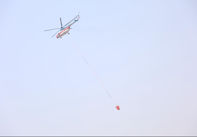 Helikopter Water Bombing BNPB Berhasil Padamkan Enam Hektare Karhutla di Jambi