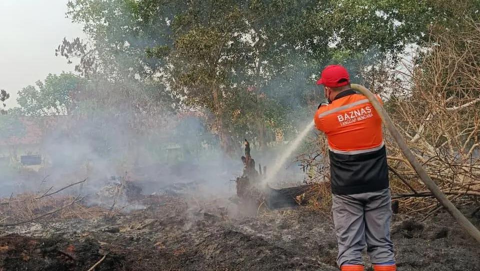Baznas RI Terjunkan Tim Bantu Padamkan Karhutla di Kalbar