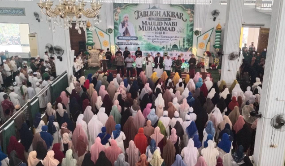 Ribuan Umat Muslim Padati Masjid Agung Al-Mu'awanah dalam Puncak Maulid Nabi di Sanggau