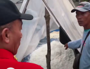 Garam Rakyat Desa Sebubus Sambas Jadi Mata Pencaharian Utama Warga Pesisir