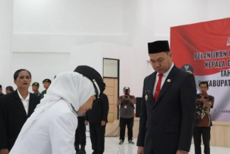 Lantik 111 Kades Terpilih Bupati Kapuas Hulu Tekankan Transparansi Dana Desa