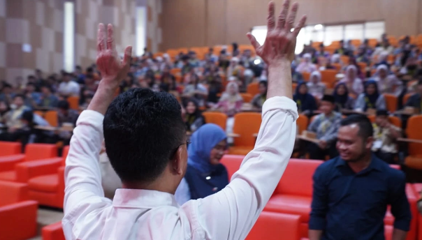 Sekolah Politik Pontianak 2026 Dorong Mahasiswa dan Pelajar Lebih Melek Politik di Tengah Perubahan Zaman