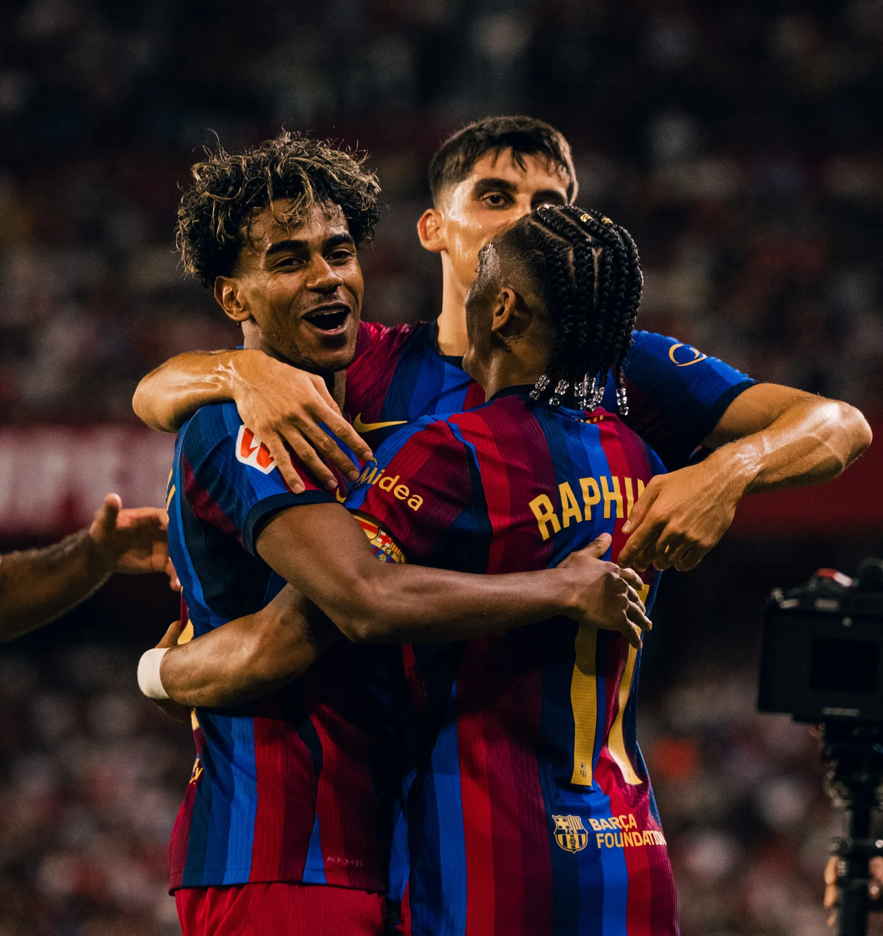Sevilla vs Barcelona 1-3: Hat-trick Raphinha Bawa Blaugrana Jaga Rekor Sempurna di LaLiga