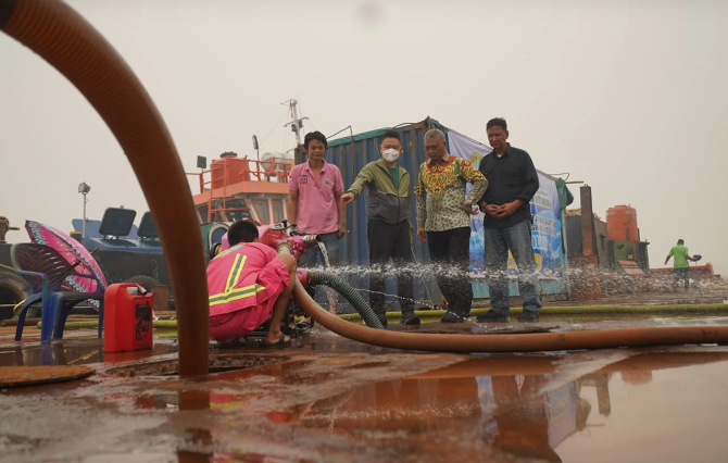 Pontianak Datangkan Jutaan Liter Air Tawarnya untuk Hadapi Intrusi Air Laut Sungai Kapuas
