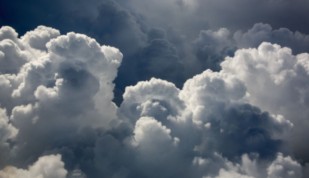 BMKG Ingatkan Potensi Awan Cumulonimbus di Utara Kalbar, Penerbangan Perlu Waspada