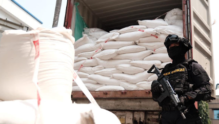 Bea Cukai Ungkap 30 Kontainer Beras dan Garam Tak Sesuai Dokumen, Nilainya Rp27,3 Miliar