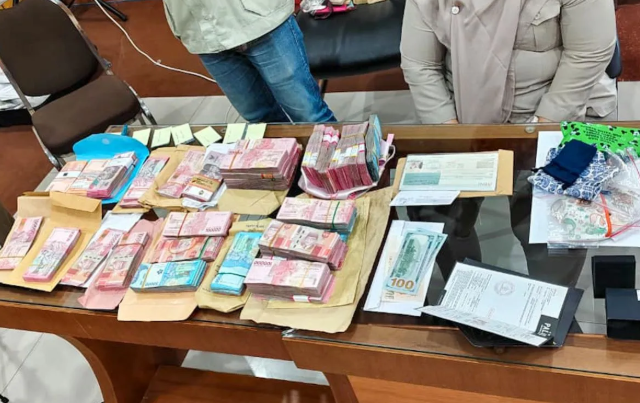 KPK Temukan USD, SGD dan Perhiasan Diduga Emas Saat Geledah BPN Jatim