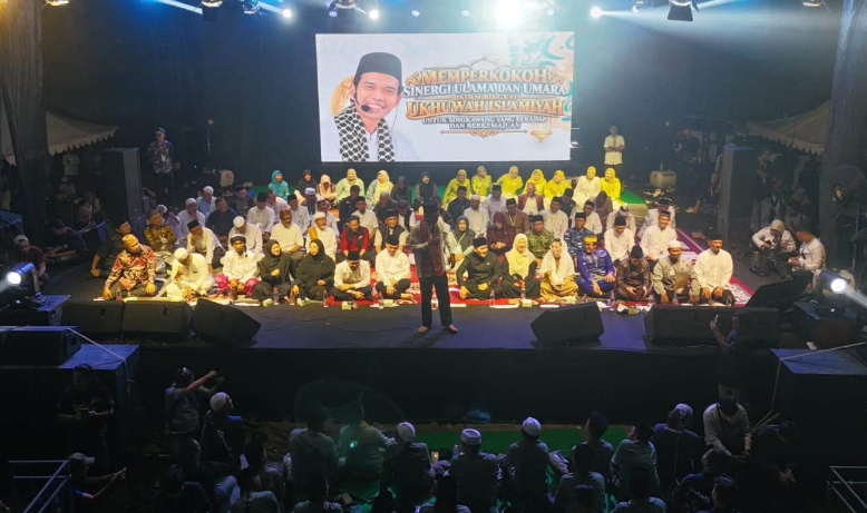 Tablig Akbar Milad ke-7 Fahmi Ummi di Singkawang, Ini Pesan Ustadz Abdul Somad