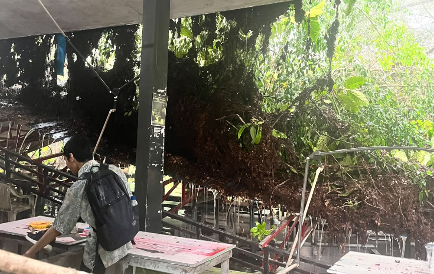 Hujan Lebat Picu Atap Kantin FEB Untan Ambruk, Dua Mahasiswa Luka Luka